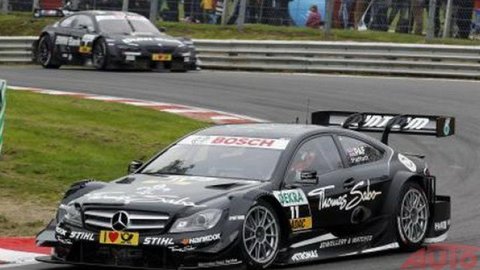 V DTM vedie Mercedes-Benz