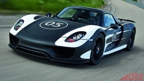 Porsche už skúša hybridný superšportiak