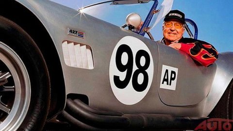 Zomrela konštruktérska legenda - Carroll Hall Shelby