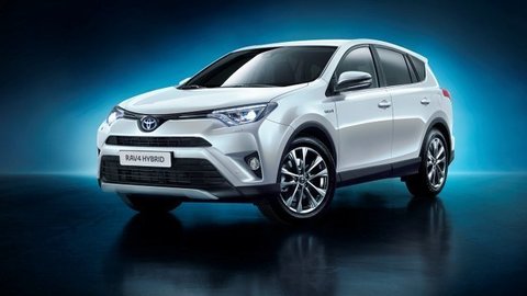 Toyota RAV4 dostala hybridný pohon a krajší dizajn