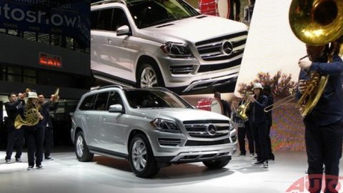 Mercedes-Benz GL je o 100 kg ľahší