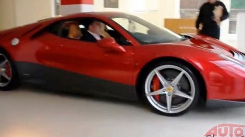 Eric Clapton si nechal vyrobiť Ferrari na objednávku (video)