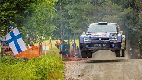 Vo Fínsku obhájil víťazstvo Jari-Matti Latvala, Martin Koči nedokončil