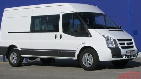 Ford Transit 3.2 TDCi: Furgon s dvojkabínou