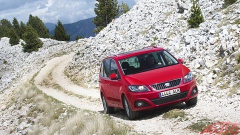 SEAT Alhambra 4WD: Viac trakcie