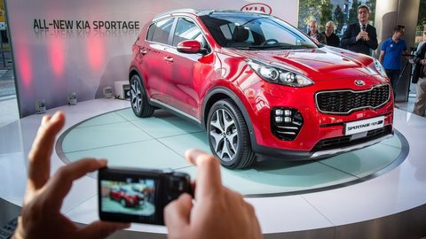 Kia Sportage predviedla doladené tvary a nový interiér