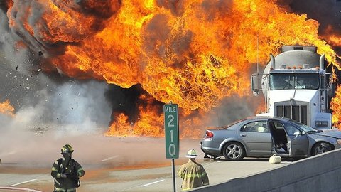 Ohnivé inferno na autostráde pri Detroite