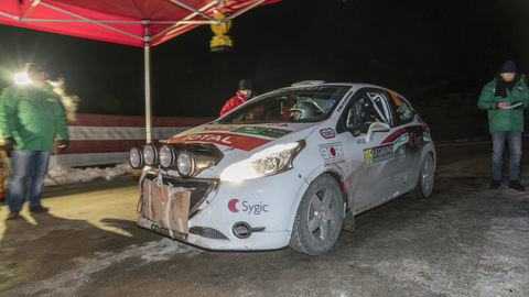 Rasťo Chvála si na úvod Rallye Monte Carlo drží 6. miesto v triede