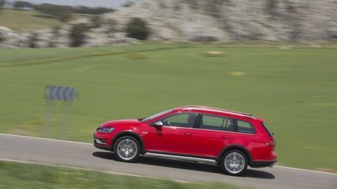 Motoring: Golf Alltrack je alternatívou SUV, novinky značiek Honda, Hyundai, Seat a Škoda