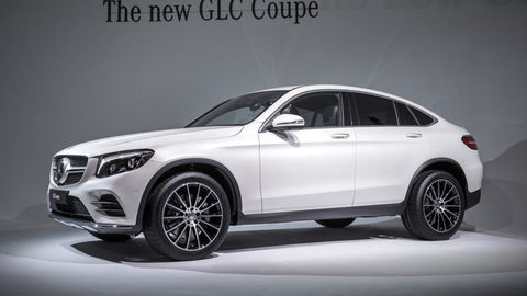 Mercedes-Benz GLC Coupé práve debutuje v NewYorku