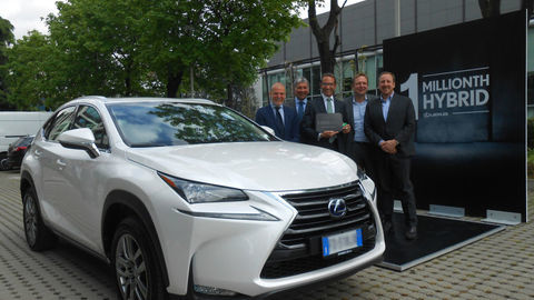 Lexus predal miliónte hybridné auto