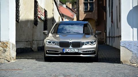 Neobyčajný deň s neobyčajným autom BMW 750Li xDrive