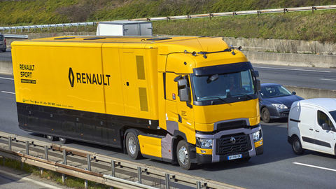 Renault Trucks T vo farbách Renault Sport 