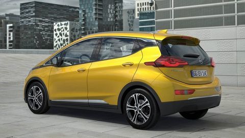Opel predstavil sériový elektromobil s dojazdom vyše 400 kilometrov