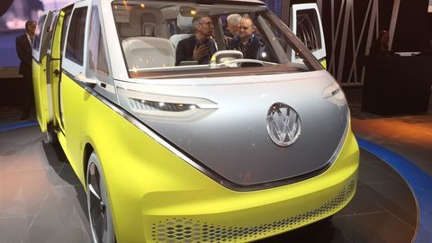 Volkswagen znova objavil legendárny "bus", dal mu modernú techniku