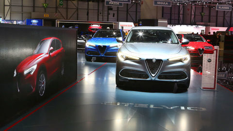 Alfa Stelvio priťahuje pohľady, Taliani prezradili jej uvádzaciu cenu
