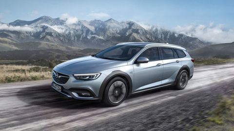 Opel Insignia Country Tourer zvládne ľahší terén