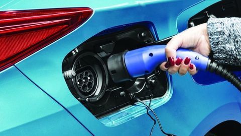 Toyota avizuje dvojnásobný dojazd elektromobilov vďaka novým batériám