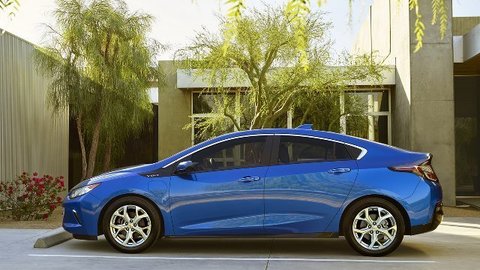 Benzín-elektrina-kolesá: Vylepšený Chevrolet Volt má konkurovať japonským hybridom