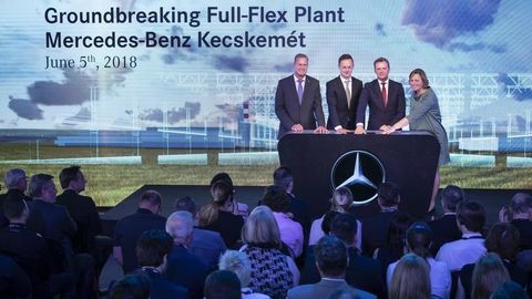 Mercedes-Benz stavia v Maďarsku prvý úplne flexibilný závod