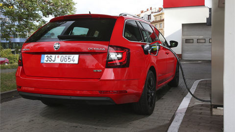 Vylepšená Škoda Octavia G-Tec má silnejší motor a tri nádrže na plyn