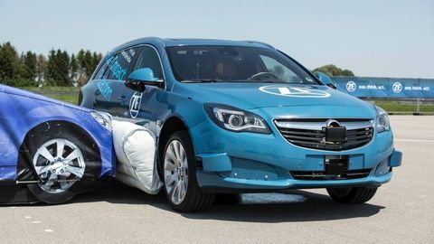 Vonkajší airbag ochráni auto aj život cestujúcich. Ako funguje?