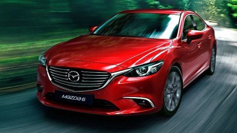 Mazda6 po facelifte s kvalitnejším interiérom a pohonom 4x4. Mazda CX-5 dostala nový motor