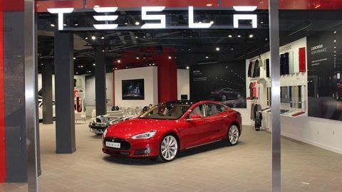 Tesla zvažuje, že otvorí predajňu na Slovensku