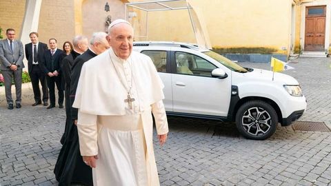 Dacia Duster pre pápeža Františka
