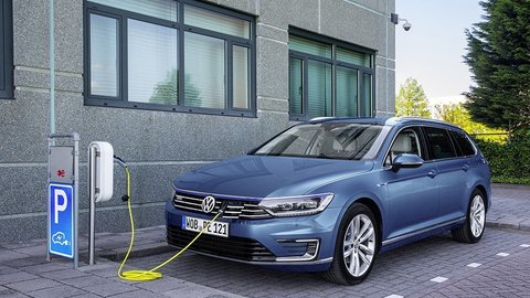 Volkswagen vyvinul hybridný Passat