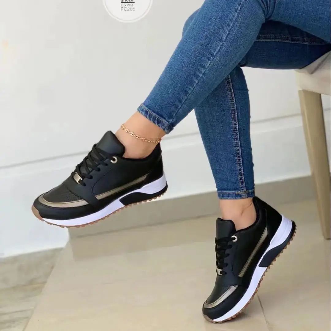Gold type Sneaker