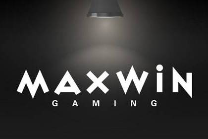 MaxWin Slot Studio Logo