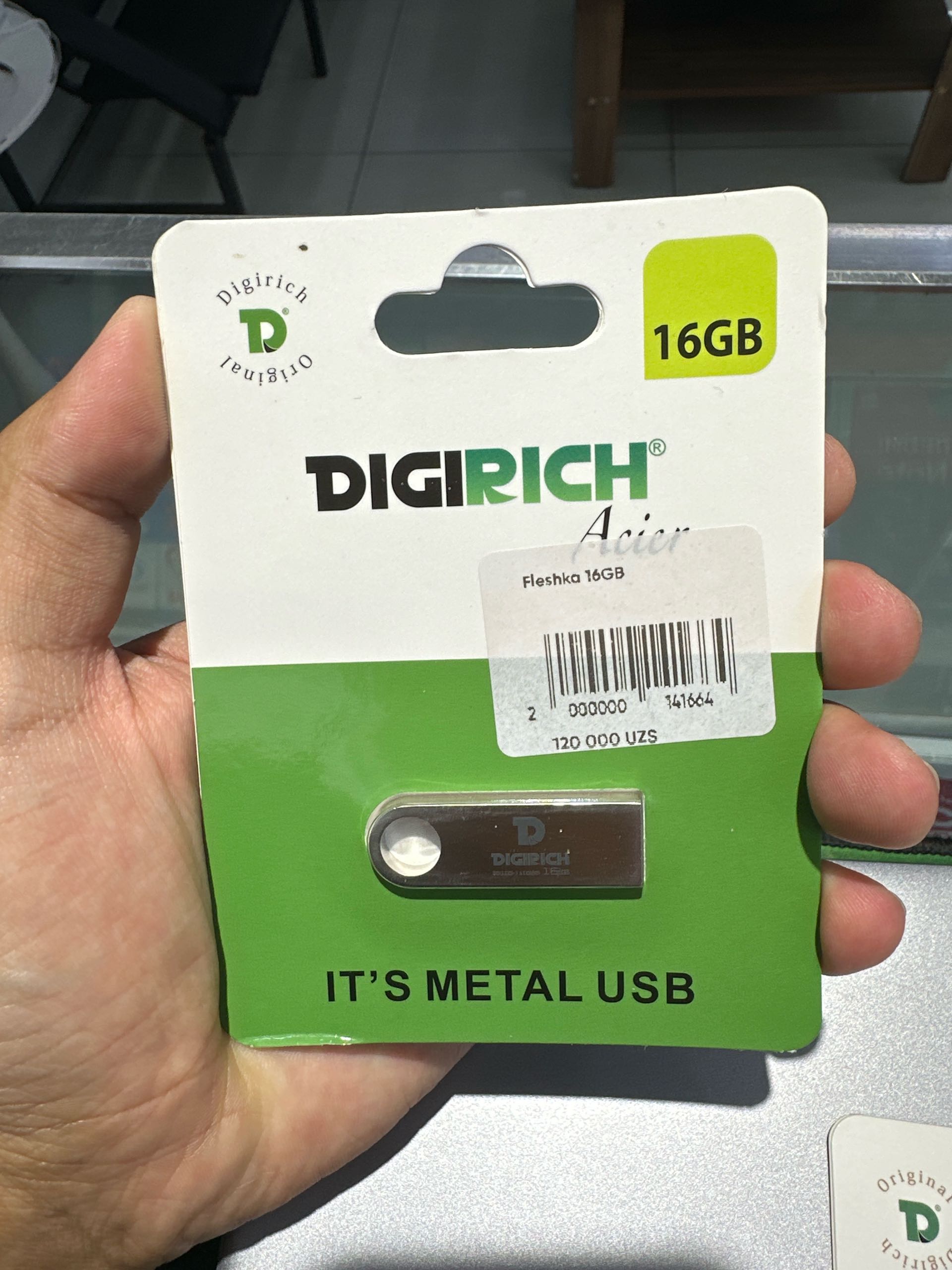 Fleshka 16GB