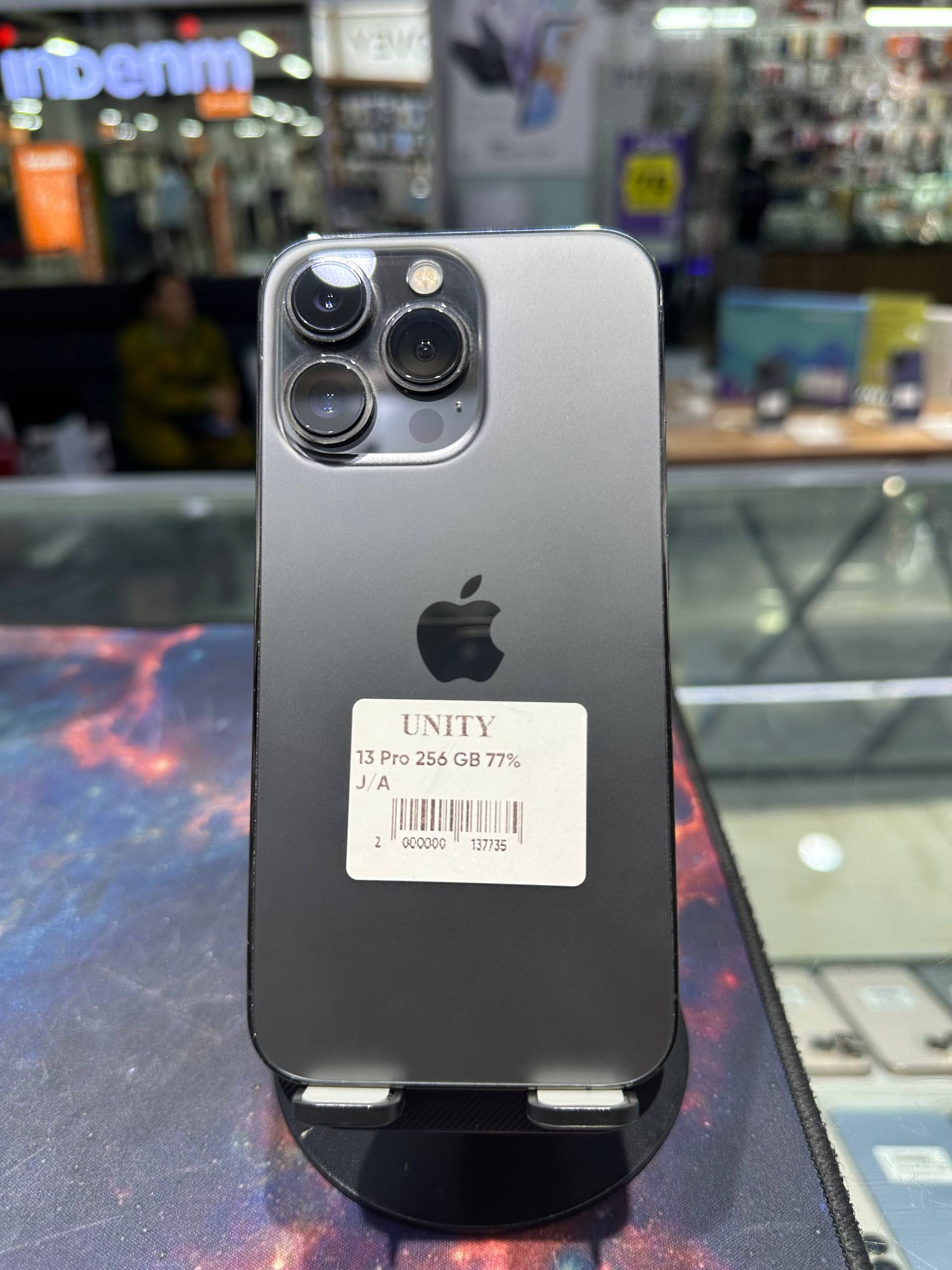 13 Pro 256 GB 77% J/A