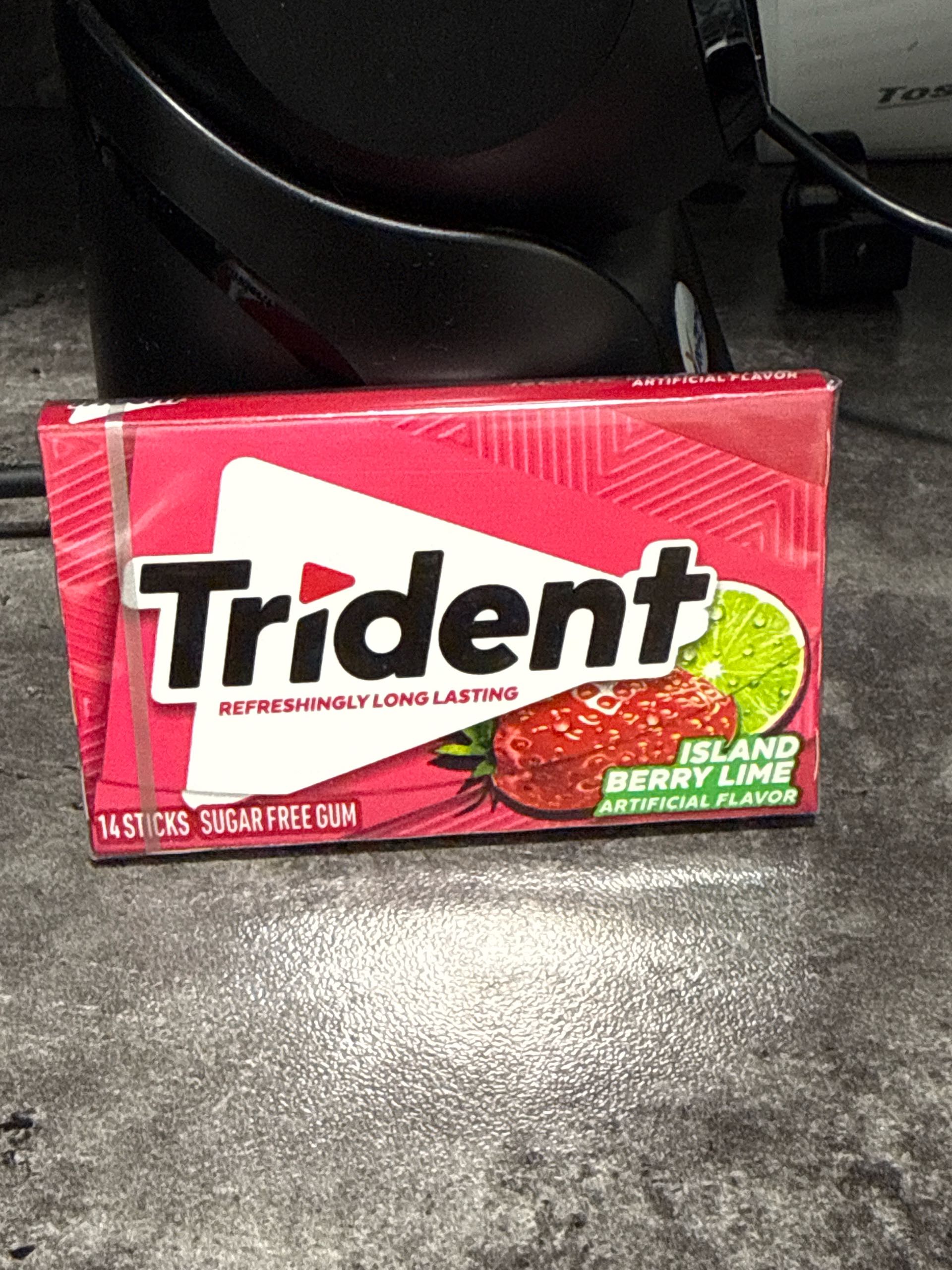 Trident жвачка Iceland Berry lime