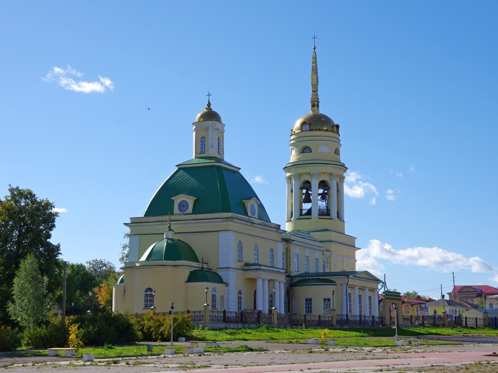 Обл каменск. Свято-Троицкий кафедральный собор Каменск-Уральский. Собор Святой Троицы Каменск-Уральский. Кафедральный собор Троицы Живоначальной. Каменск-Уральский. Кафедральный собор Троицы Живоначальной ка.