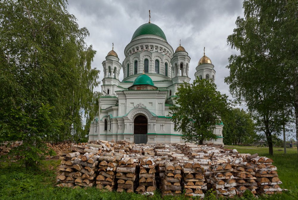 Церковь Александра Невского в Нижней Салде - Русский контур