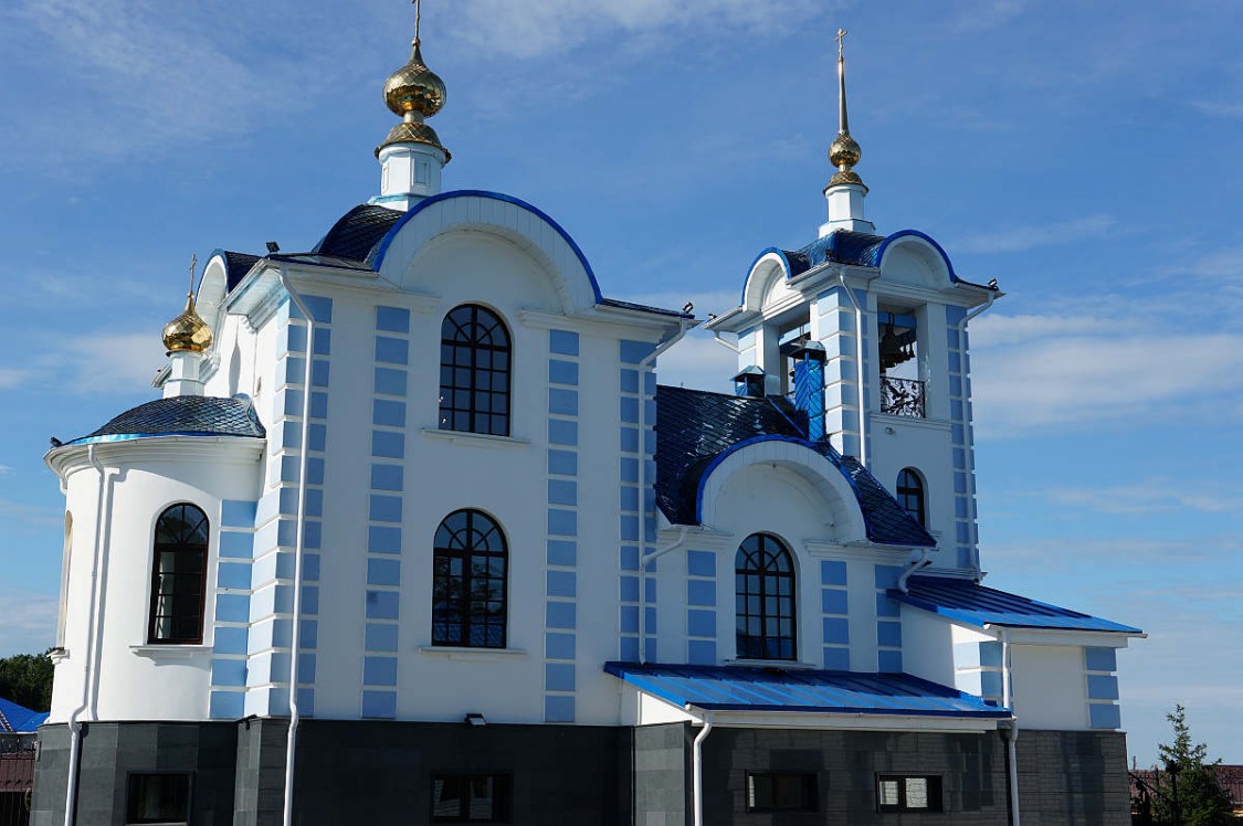 Первомайский раон. Фирсово храм Успения Пресвятой Богородицы. Храмы Алтайского края. Храм с. Фирсово Алтайский край. Храм Успения Божией матери Белоярск Первомайский район.