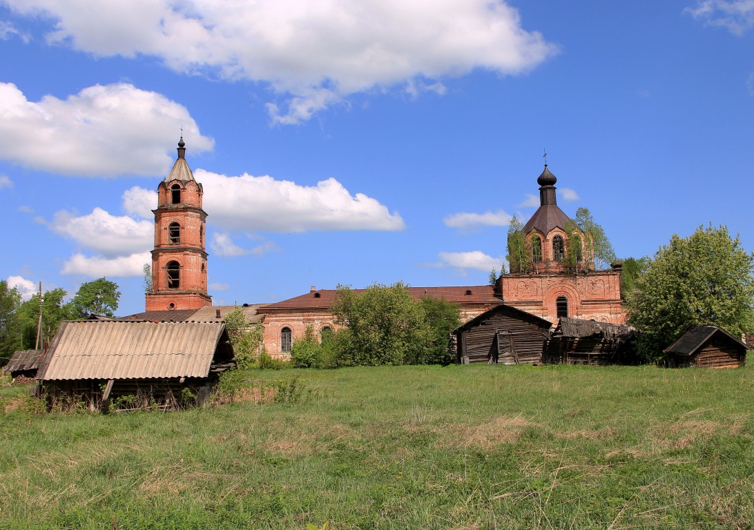 Даровской кировская область. Даровской район Кировской области. Кировская область Даровской район деревни. Село Александровское Кировская область Даровской район. Село красное Даровской Церковь.