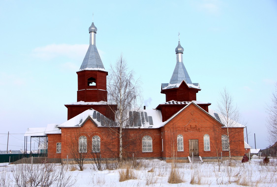 Лебяжская црб. Лебяжье храм Николая Чудотворца. Поселок Лебяжье храм Николая Чудотворца. Поселок Лебяжье Кировская область.