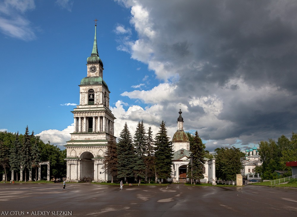 Слободской кировская область. Колокольня Спасо-Преображенского собора Слободской. Колокольня Спасо Преображенской церкви Слободской. Колокольня Преображенского собора Слободской. Соборная площадь Слободской.