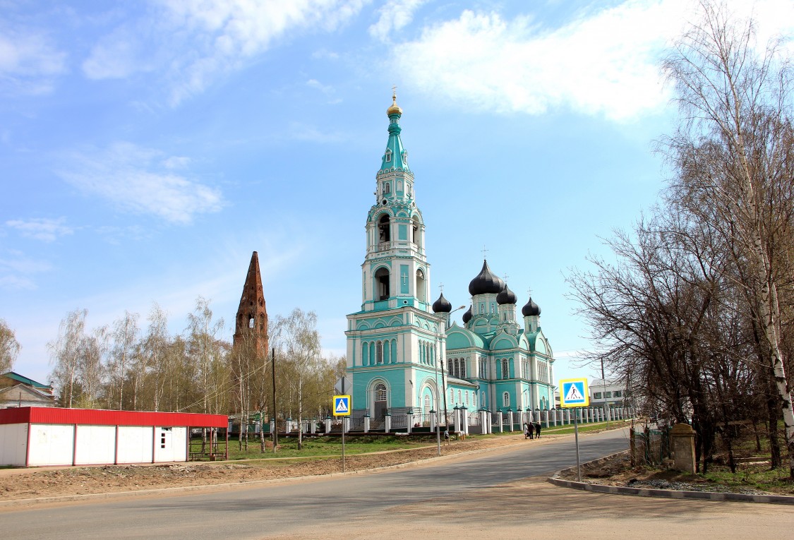 Яранск кировская область. Троицкая Церковь (Яранск). Яранск Церковь Троицы Живоначальной. Храм в Яранске Кировской области. Собор Троицы Живоначальной, г.Яранск..