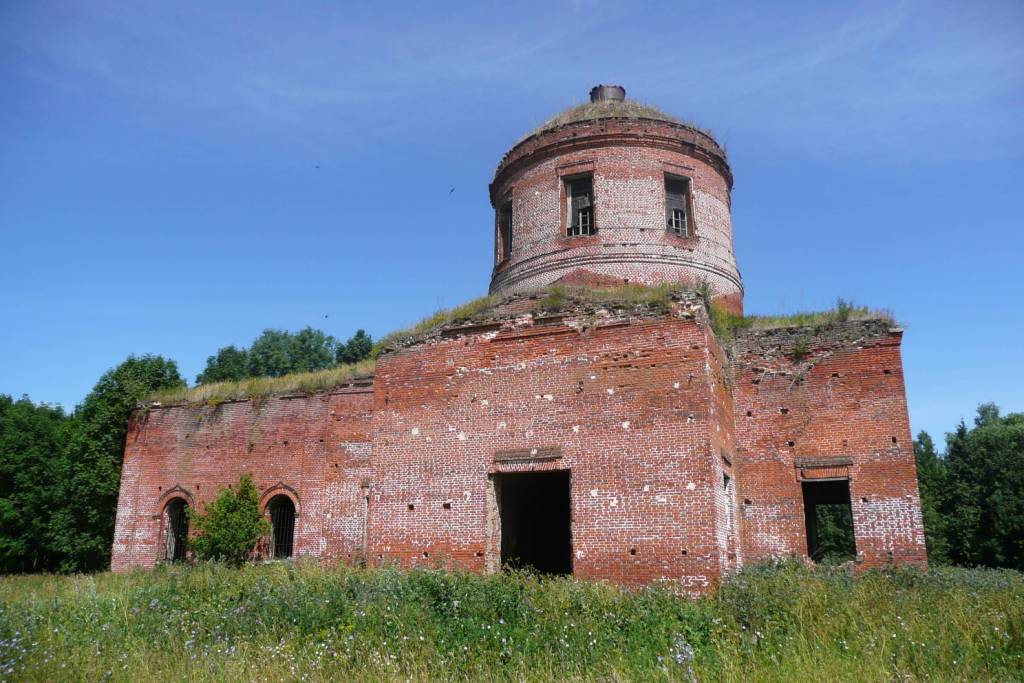 Липецкая обл краснинский. Руины храма Параскевы пятницы. Пятницкое Краснинский район Церковь. Село Пятницкое Липецкой области. Липецк Краснинский район.