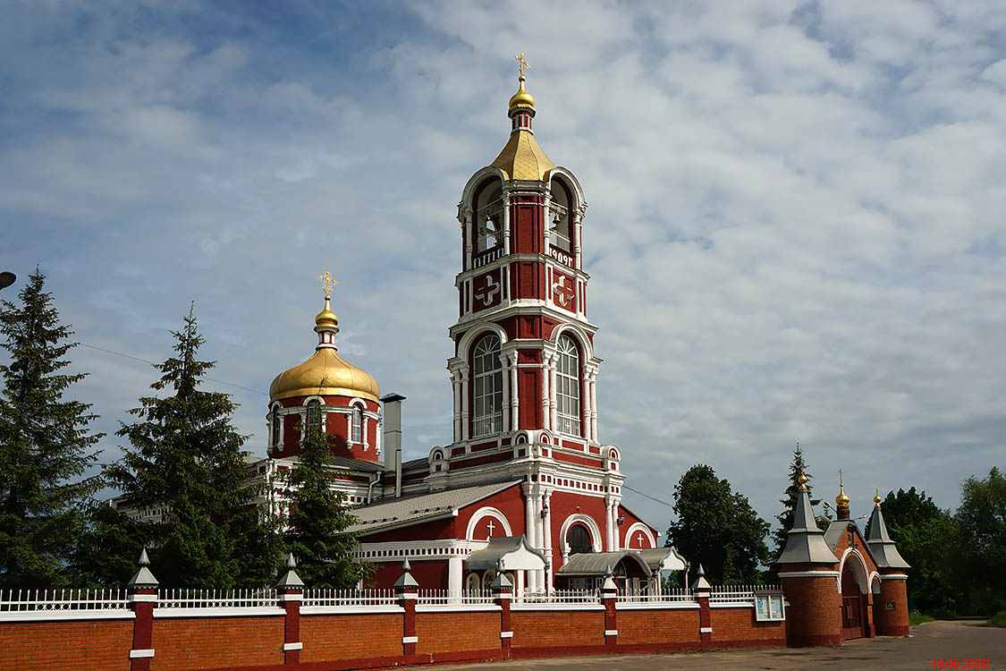 Храм воскресения христова подольск. Храм Воскресения Христова (Воскресенский собор) Брянск. Воскресенское Московская область. Солнечный.Курской.обл.храм.Воскресение.Христово.. Храмы Московской области Воскресенского района осенью.