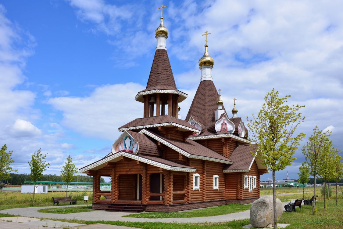 Парк церковь. Храм Георгия Победоносца в парке Патриот. Часовня Георгия Победоносца в парке Патриот. Деревянный храм Георгия Победоносца Мытищи. Пачелма парк храм Георгия Победоносца.