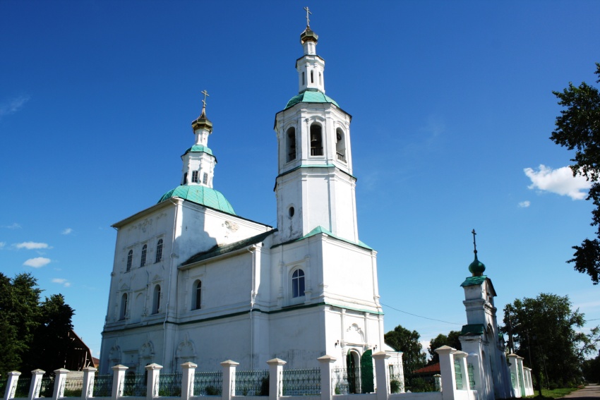 Церковь на тарской омск. Спасский собор тара. Спасский собор тара Омская область. Спасский кафедральный собор в городе тара. Спасская Церковь город тара Омской области.