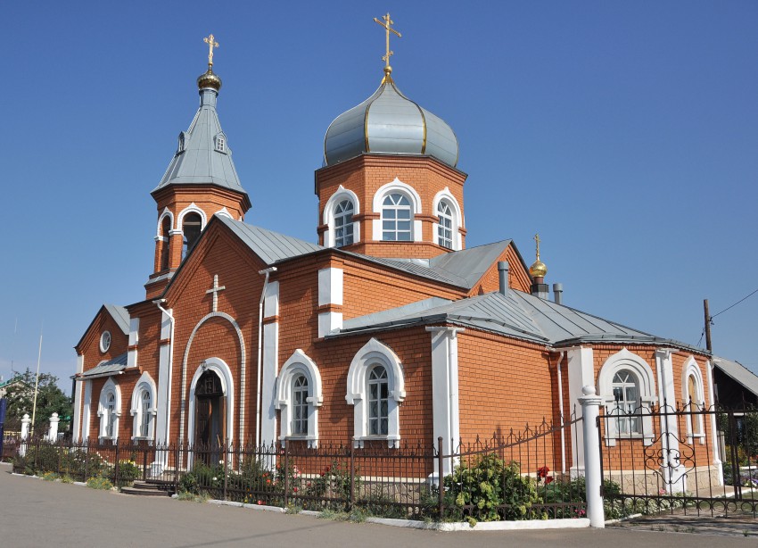 Погода степановка оренбургская. Церковь Переволоцкий. Поселок Переволоцкий.