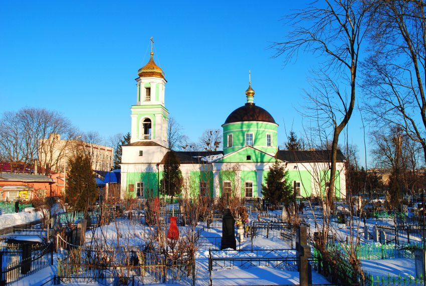 Троицкое фото. Церковь Троицы Живоначальной, орёл. Троицкий храм город орёл. Свято-Троицкой кладбищенской церкви Орел. Свято Троицкий храм Орловской области.