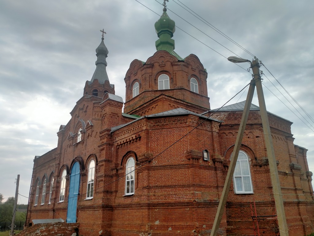 Красная Дубрава Алтайский край. Красная Дубрава Калининградская область. Дуброво храм Коломна. Село красная Дубрава Самарская область.