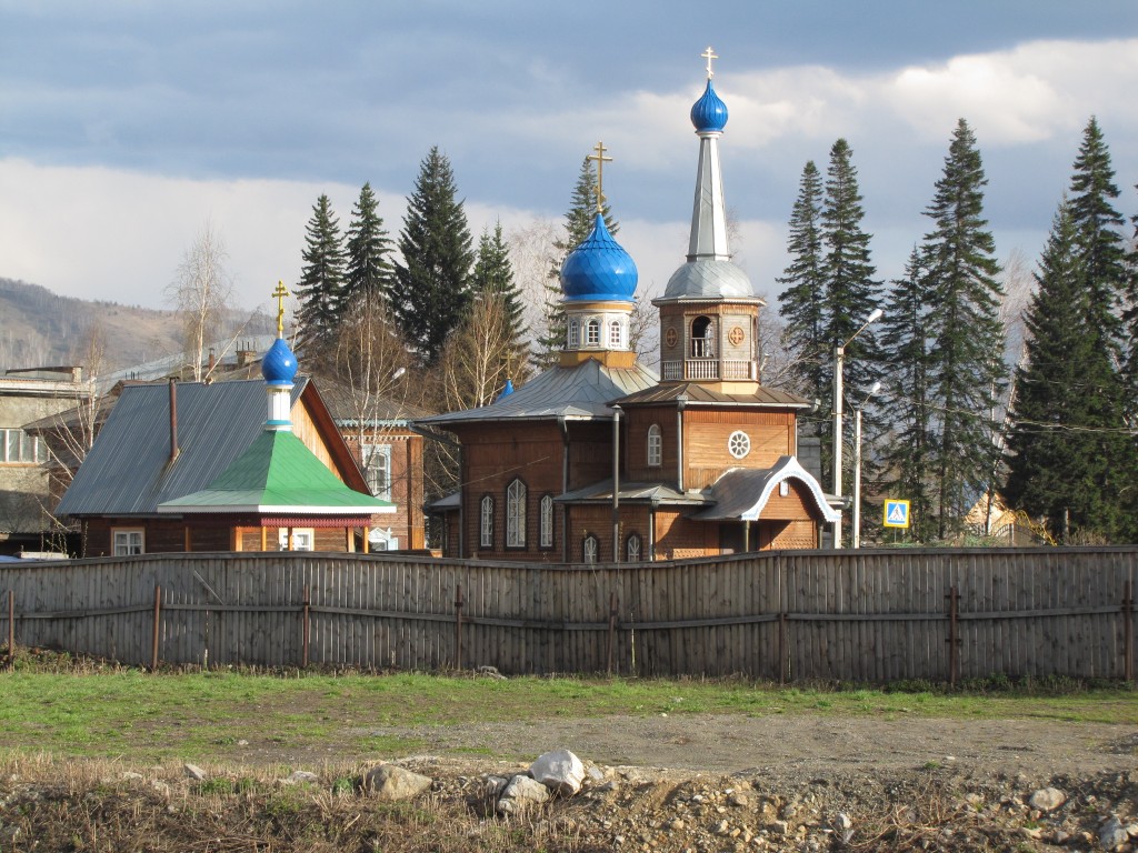 Горно алтайск храм. Храм Покрова Пресвятой Богородицы (горный щит). Церковь Покрова Пресвятой Богородицы Горно Алтайск. Часовня Горно-Алтайск.